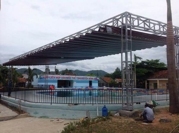 Mái hiên di động cho bể bơi ngoài trời