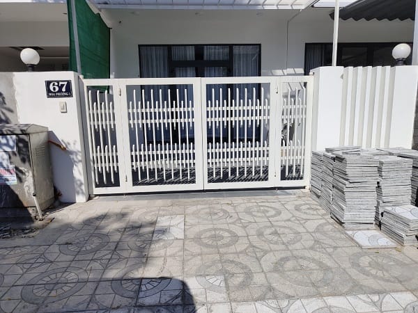 Mẫu cổng sắt 4 cánh cho nhà cấp 4