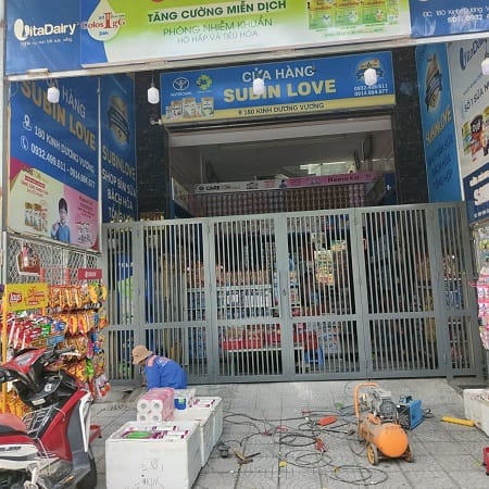 Mẫu cổng sắt 4 cánh cho tạp hóa