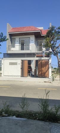 Mẫu cổng sắt 4 cánh sơn tĩnh điện giả gỗ đẹp