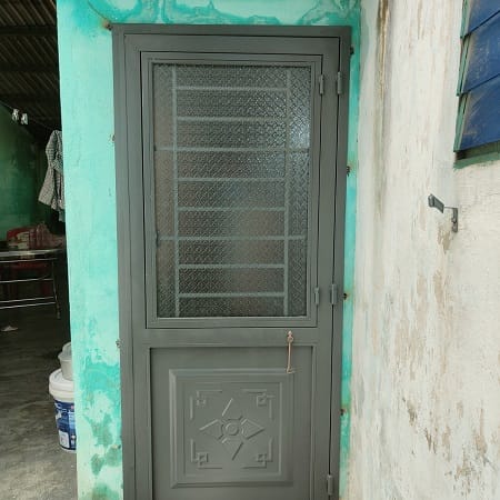 Mẫu cửa đi sắt đơn giản