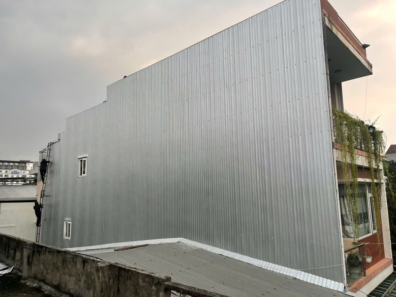 Đóng tôn chống thấm Đà Nẵng (12)
