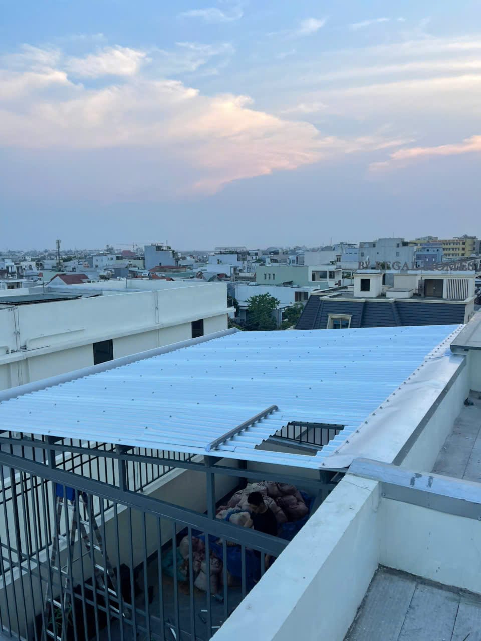 Đóng tôn chống thấm Đà Nẵng (2)